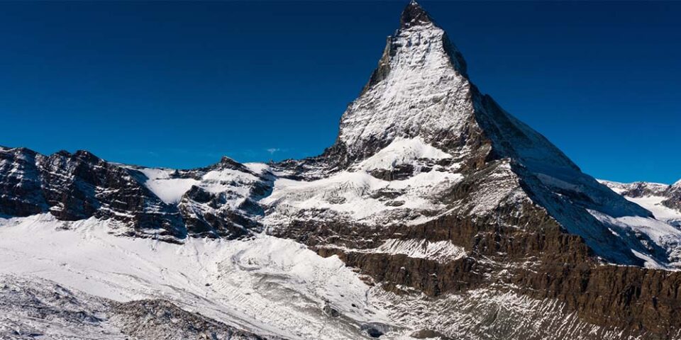 A gyönyörű Matterhornnál a hó már novemberben leesik.