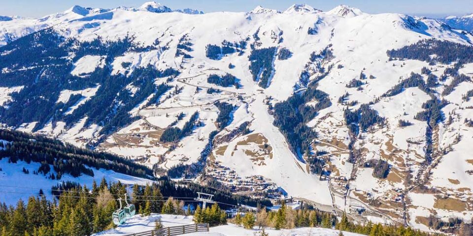 Napsütötte olasz sípályák Livigno térségében, ahol a korai síszezon a dolce vitáról is szól.